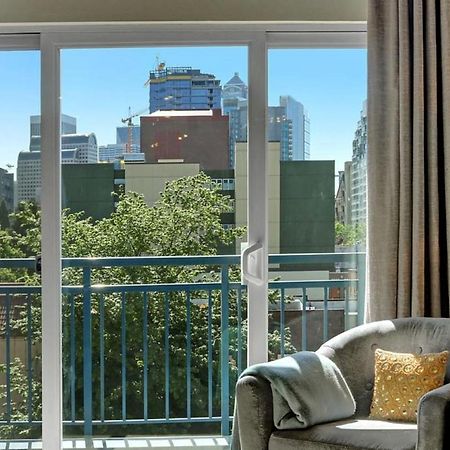 City Water View Oasis With Pool & Gym Near Cruise In Heart Of Seattle Extérieur photo