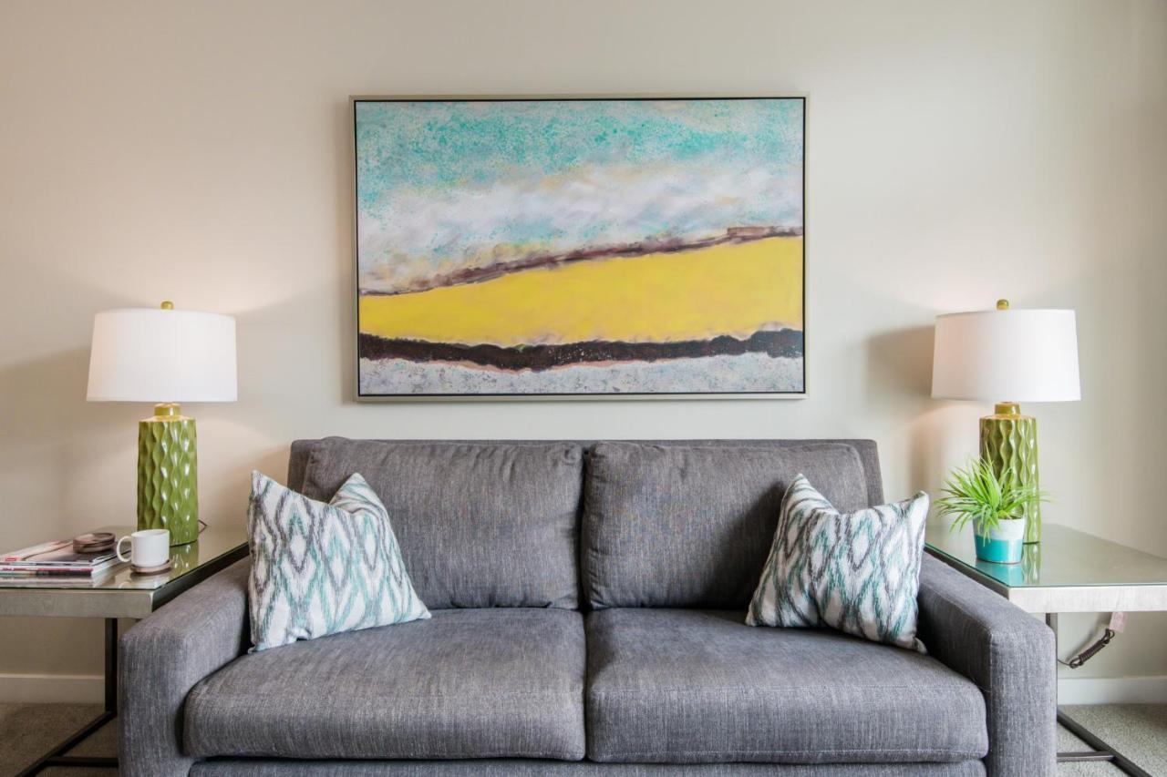 City Water View Oasis With Pool & Gym Near Cruise In Heart Of Seattle Extérieur photo