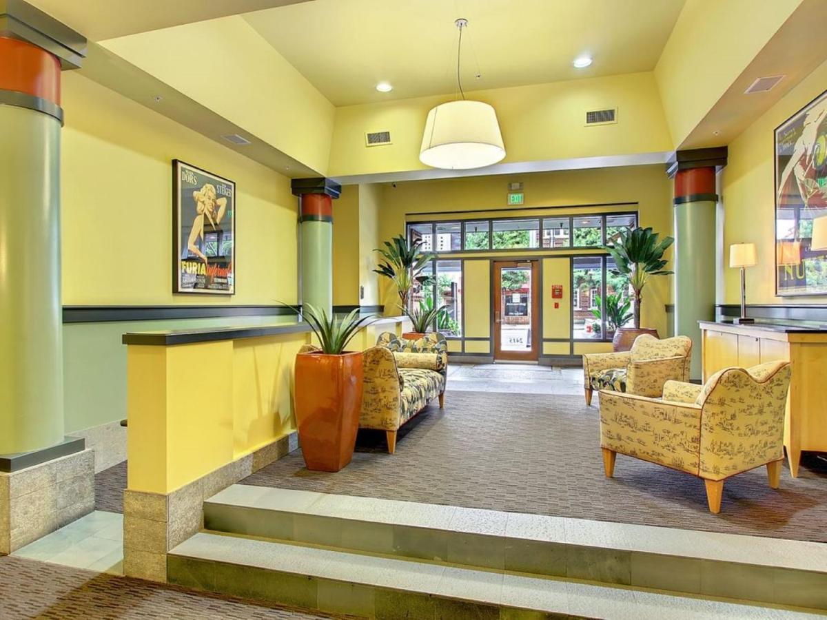 City Water View Oasis With Pool & Gym Near Cruise In Heart Of Seattle Extérieur photo